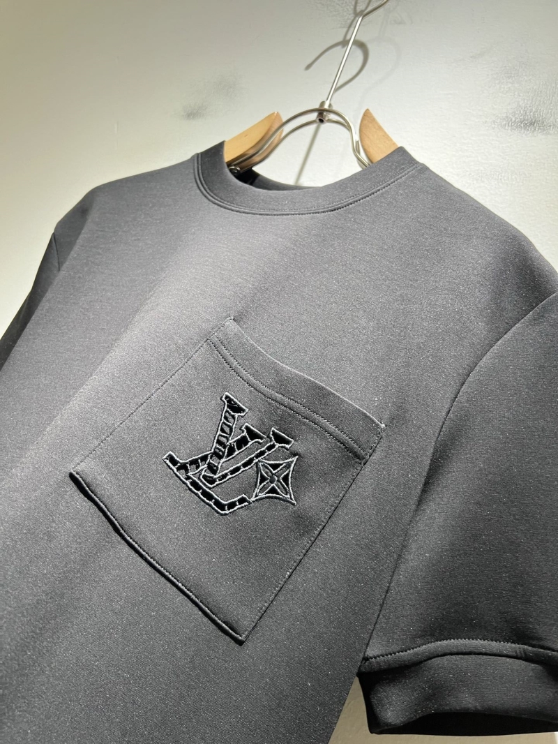 l0vis Vvtt0n t-shirt